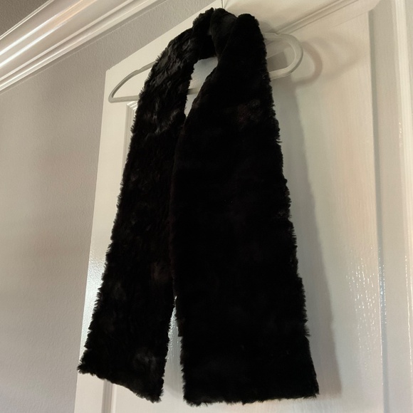 The alchemist faux fur scarf - Picture 4 of 5